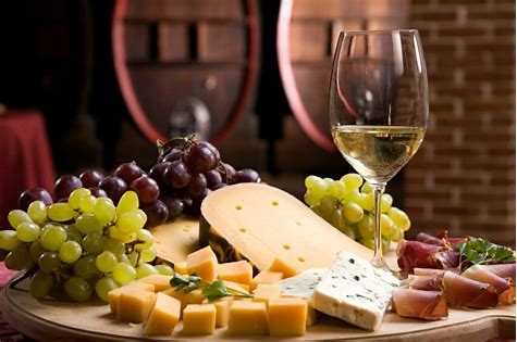 Tour Preview Degustation tour: wine and cheese/Half day trip